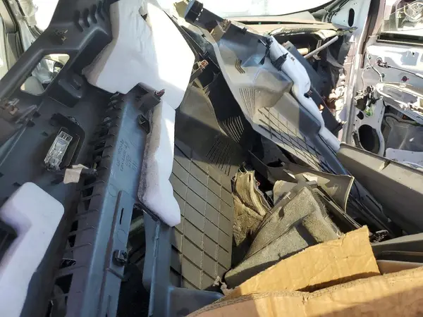 1FMCU9J97HUB45247 2017 FORD ESCAPE - Image 8