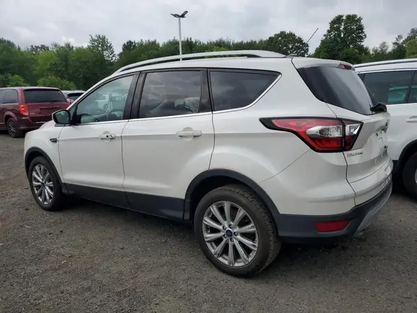 1FMCU9J97HUC06001 2017 FORD ESCAPE - Image 2
