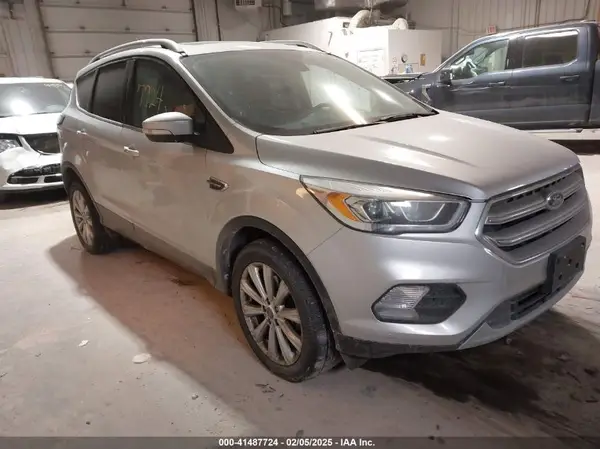 1FMCU9J97HUD16479 2017 FORD ESCAPE - Image 1