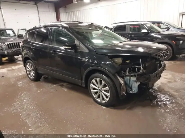 1FMCU9J97HUD73054 2017 FORD ESCAPE - Image 1