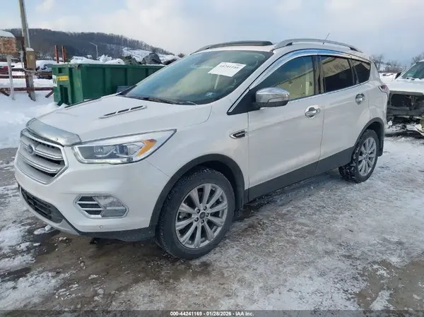 1FMCU9J97JUC21863 2018 FORD ESCAPE - Image 2