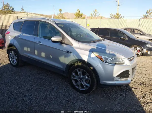 1FMCU9J98GUA76888 2016 FORD ESCAPE - Image 1