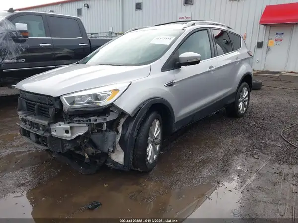 1FMCU9J98HUB03069 2017 FORD ESCAPE - Image 2