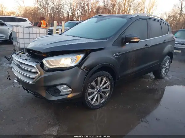 1FMCU9J98HUB79861 2017 FORD ESCAPE - Image 2