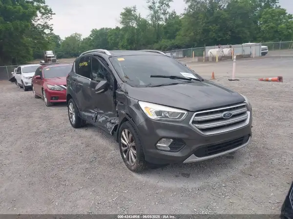 1FMCU9J98HUC08324 2017 FORD ESCAPE - Image 1