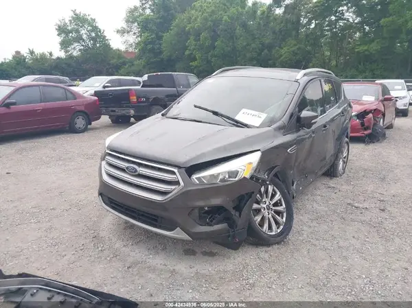 1FMCU9J98HUC08324 2017 FORD ESCAPE - Image 2