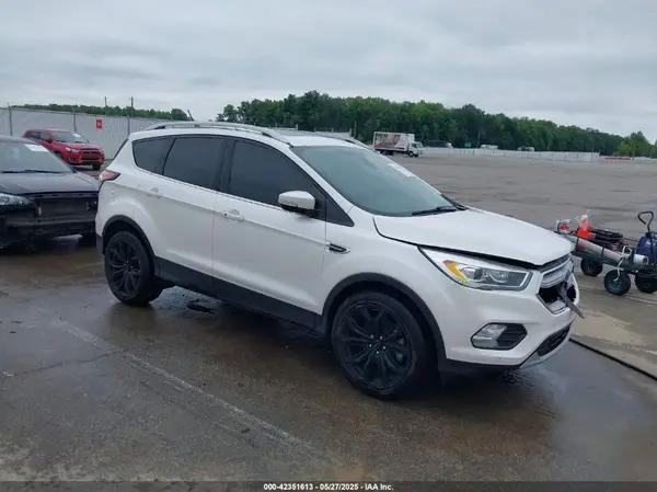 1FMCU9J98JUB31301 2018 FORD ESCAPE - Image 1