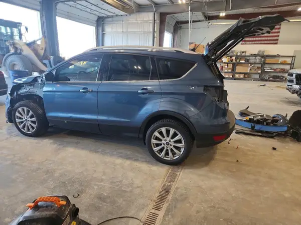 1FMCU9J98JUC04621 2018 FORD ESCAPE - Image 2