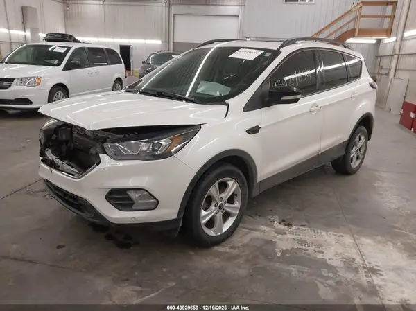 1FMCU9J98JUC51793 2018 FORD ESCAPE - Image 2