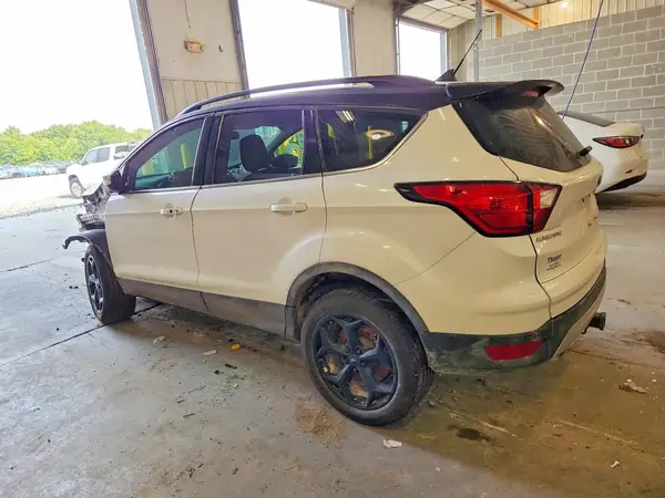 1FMCU9J98KUA70226 2019 FORD ESCAPE - Image 2