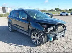1FMCU9J98KUB37925 2019 FORD ESCAPE
