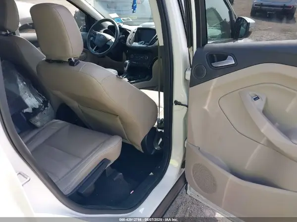 1FMCU9J98KUB43238 2019 FORD ESCAPE - Image 8