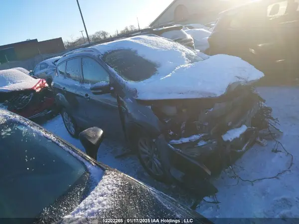 1FMCU9J99HUA01800 2017 FORD ESCAPE - Image 1