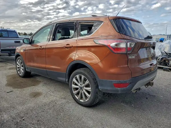 1FMCU9J99HUA08438 2017 FORD ESCAPE - Image 2