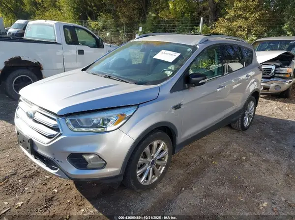 1FMCU9J99HUA63066 2017 FORD ESCAPE - Image 2