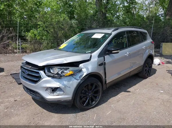 1FMCU9J99HUB00598 2017 FORD ESCAPE - Image 2