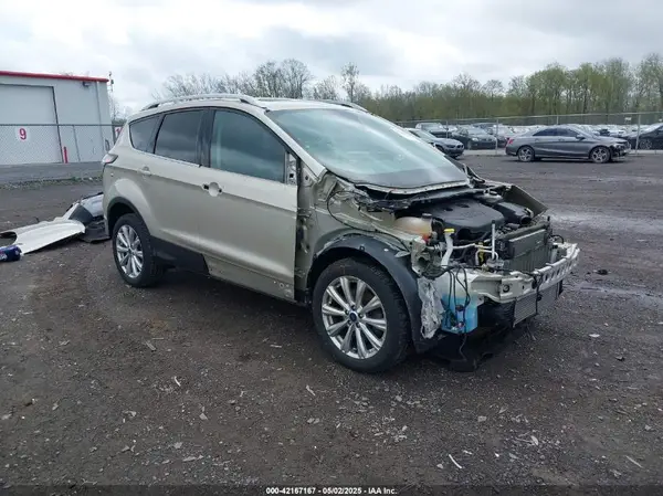 1FMCU9J99HUB50451 2017 FORD ESCAPE - Image 1
