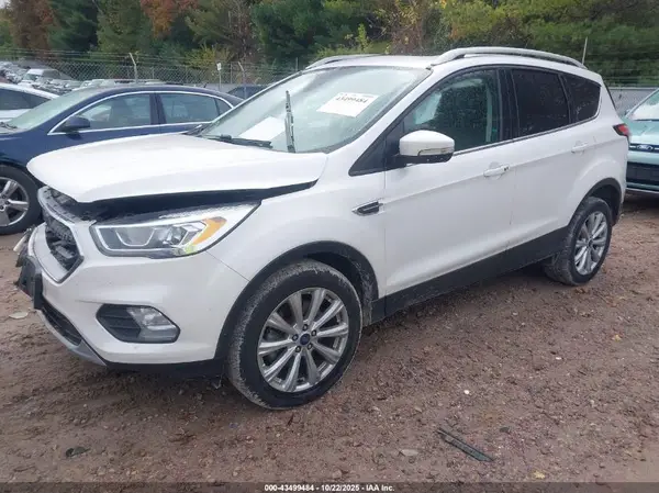1FMCU9J99HUB75771 2017 FORD ESCAPE - Image 2