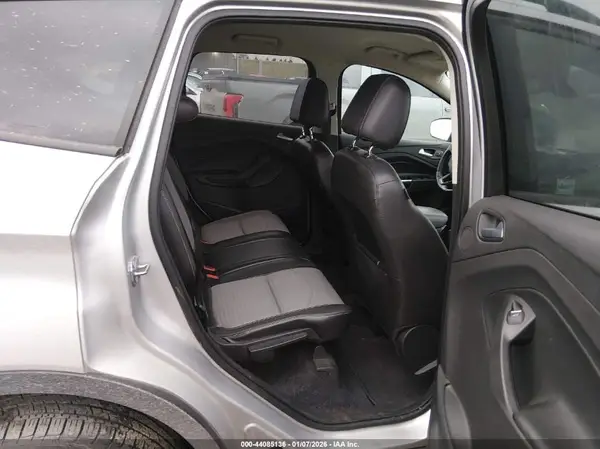 1FMCU9J99HUB94305 2017 FORD ESCAPE - Image 8