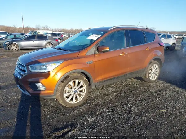 1FMCU9J99HUC06520 2017 FORD ESCAPE - Image 2