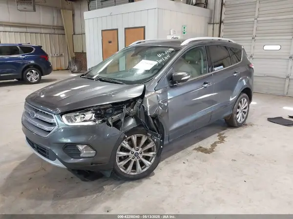 1FMCU9J99HUC13516 2017 FORD ESCAPE - Image 2