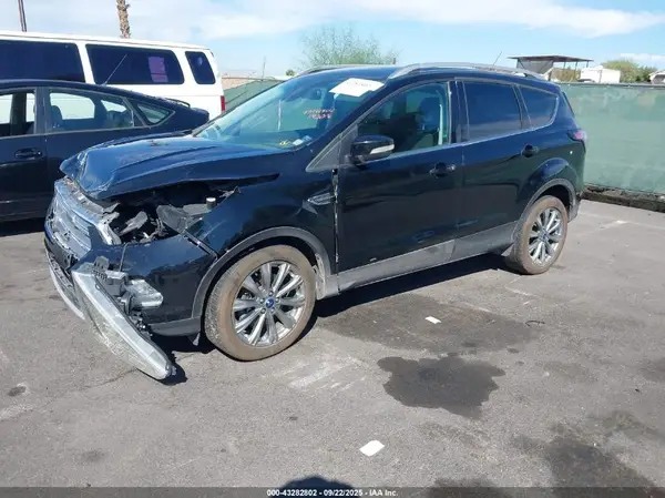 1FMCU9J99HUE62219 2017 FORD ESCAPE - Image 2