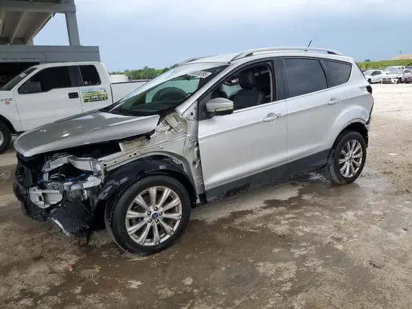 1FMCU9J99JUA15055 2018 FORD ESCAPE - Image 1