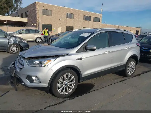 1FMCU9J99JUA64627 2018 FORD ESCAPE - Image 2