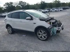 1FMCU9J99JUB05807 2018 FORD ESCAPE