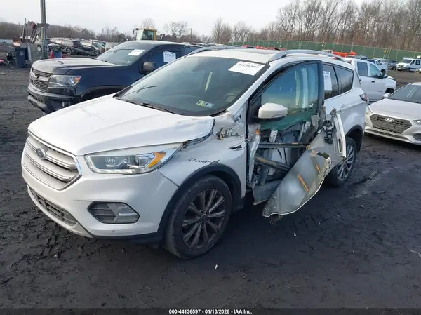 1FMCU9J99JUC64259 2018 FORD ESCAPE - Image 2