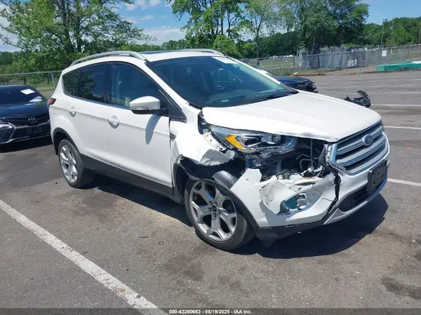 1FMCU9J99JUD13413 2018 FORD ESCAPE - Image 1