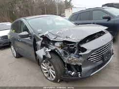 1FMCU9J99NUB44922 2022 FORD ESCAPE