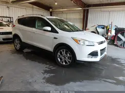 1FMCU9J9XGUC30663 2016 FORD ESCAPE