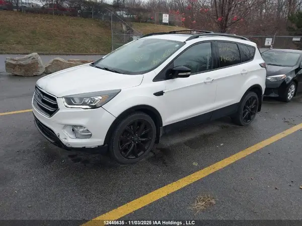 1FMCU9J9XHUB10105 2017 FORD ESCAPE - Image 2
