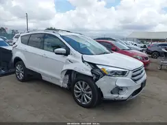 1FMCU9J9XHUC26386 2017 FORD ESCAPE