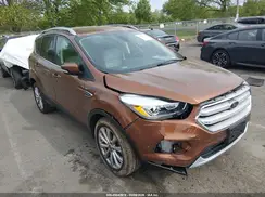 1FMCU9J9XHUC41762 2017 FORD ESCAPE