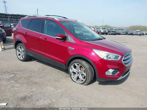 1FMCU9J9XHUC58805 2017 FORD ESCAPE - Image 1