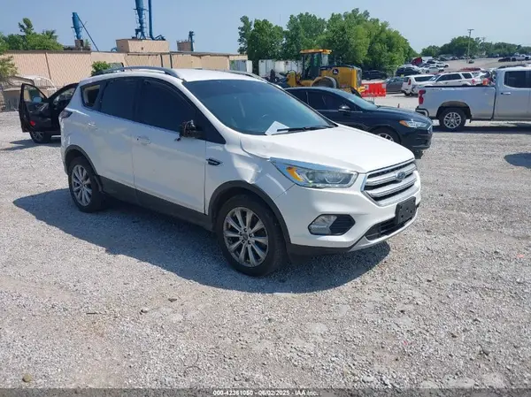 1FMCU9J9XHUE18035 2017 FORD ESCAPE - Image 1