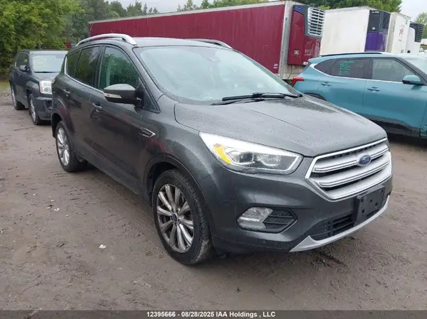 1FMCU9J9XJUA00502 2018 FORD ESCAPE - Image 1