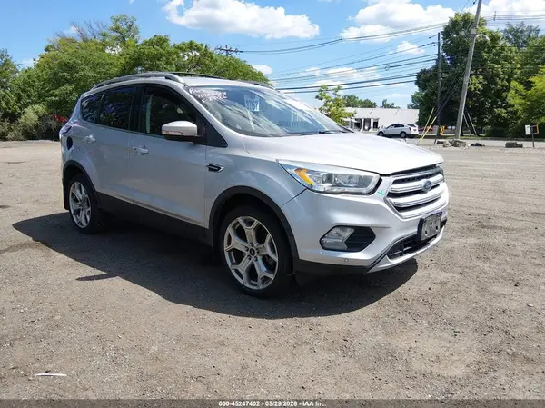 1FMCU9J9XJUA06042 2018 FORD ESCAPE - Image 1