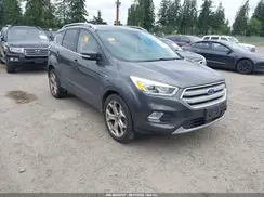 1FMCU9J9XJUA10611 2018 FORD ESCAPE