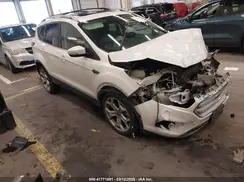 1FMCU9J9XJUA57556 2018 FORD ESCAPE