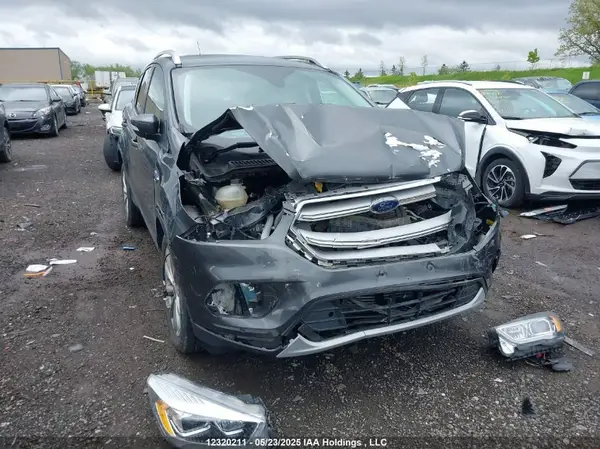 1FMCU9J9XJUB88681 2018 FORD ESCAPE - Image 1