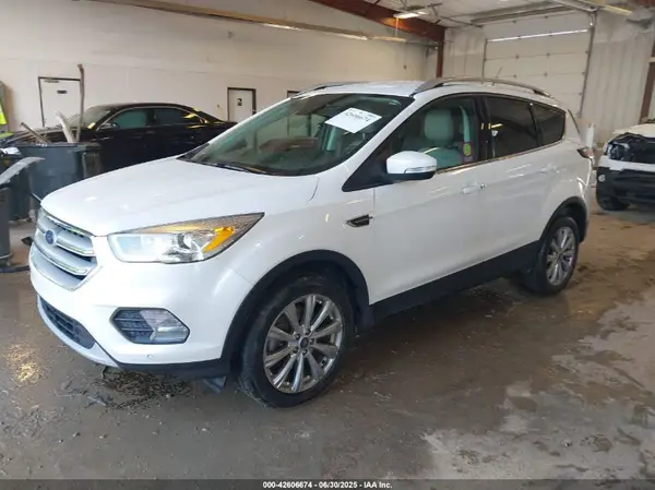 1FMCU9J9XJUC33800 2018 FORD ESCAPE - Image 2
