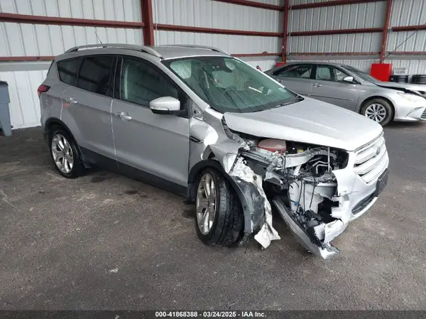 1FMCU9J9XKUA37695 2019 FORD ESCAPE - Image 1