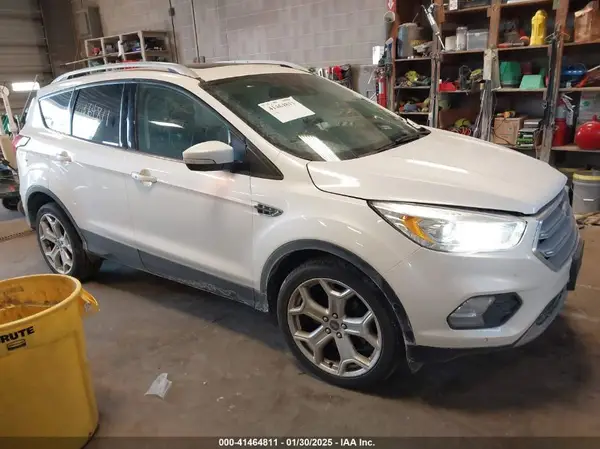 1FMCU9J9XKUA92423 2019 FORD ESCAPE - Image 1