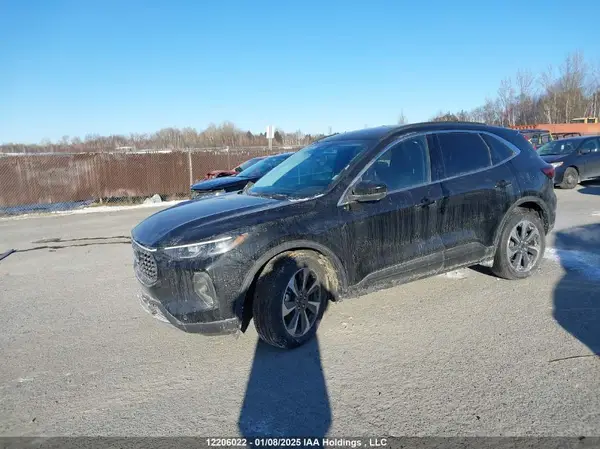 1FMCU9JA7RUB22482 2024 FORD ESCAPE - Image 2