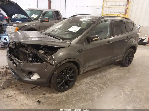 1FMCU9JD0HUA77684 2017 FORD ESCAPE - Image 2