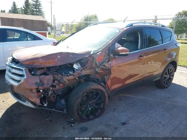 1FMCU9JD2HUB13472 2017 FORD ESCAPE - Image 2