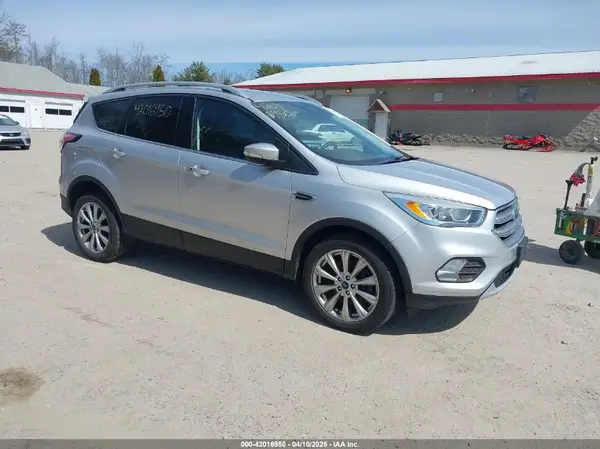 1FMCU9JD3HUE03686 2017 FORD ESCAPE - Image 1